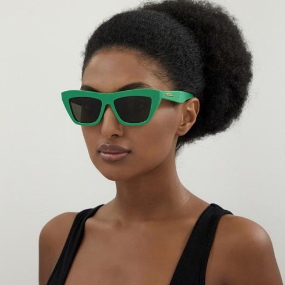 Bottega Veneta Green Sunglasses - Picture 7 of 8